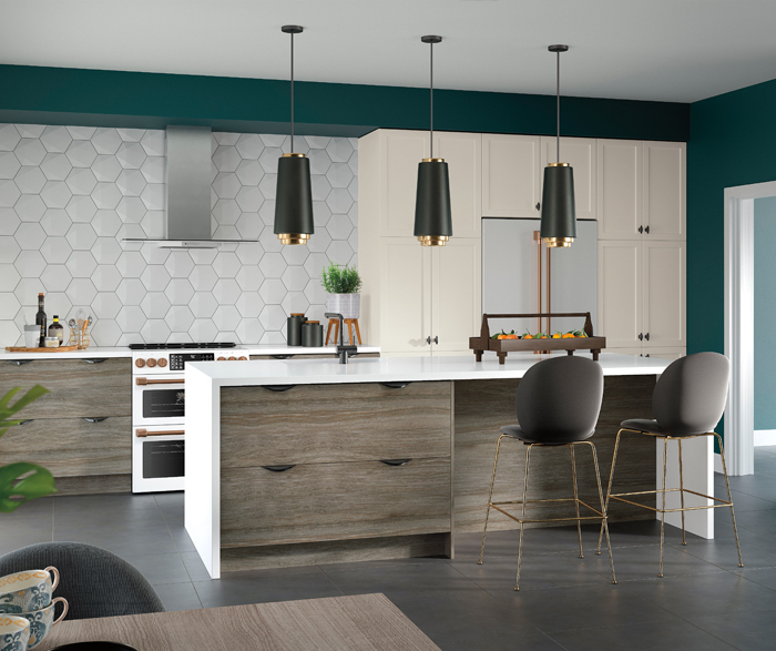 Contemporary Kitchen in Thermofoil and Melamine